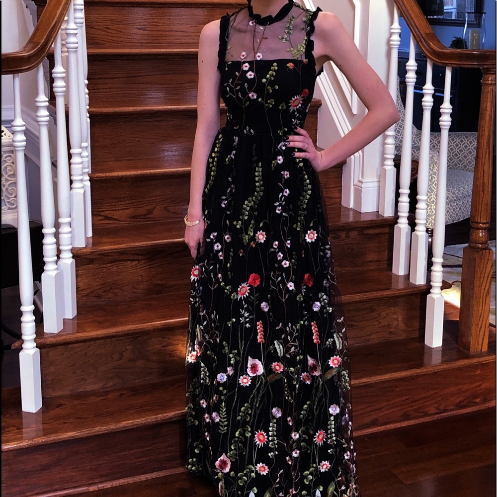 Black Prom Dress with Flower Embroidery